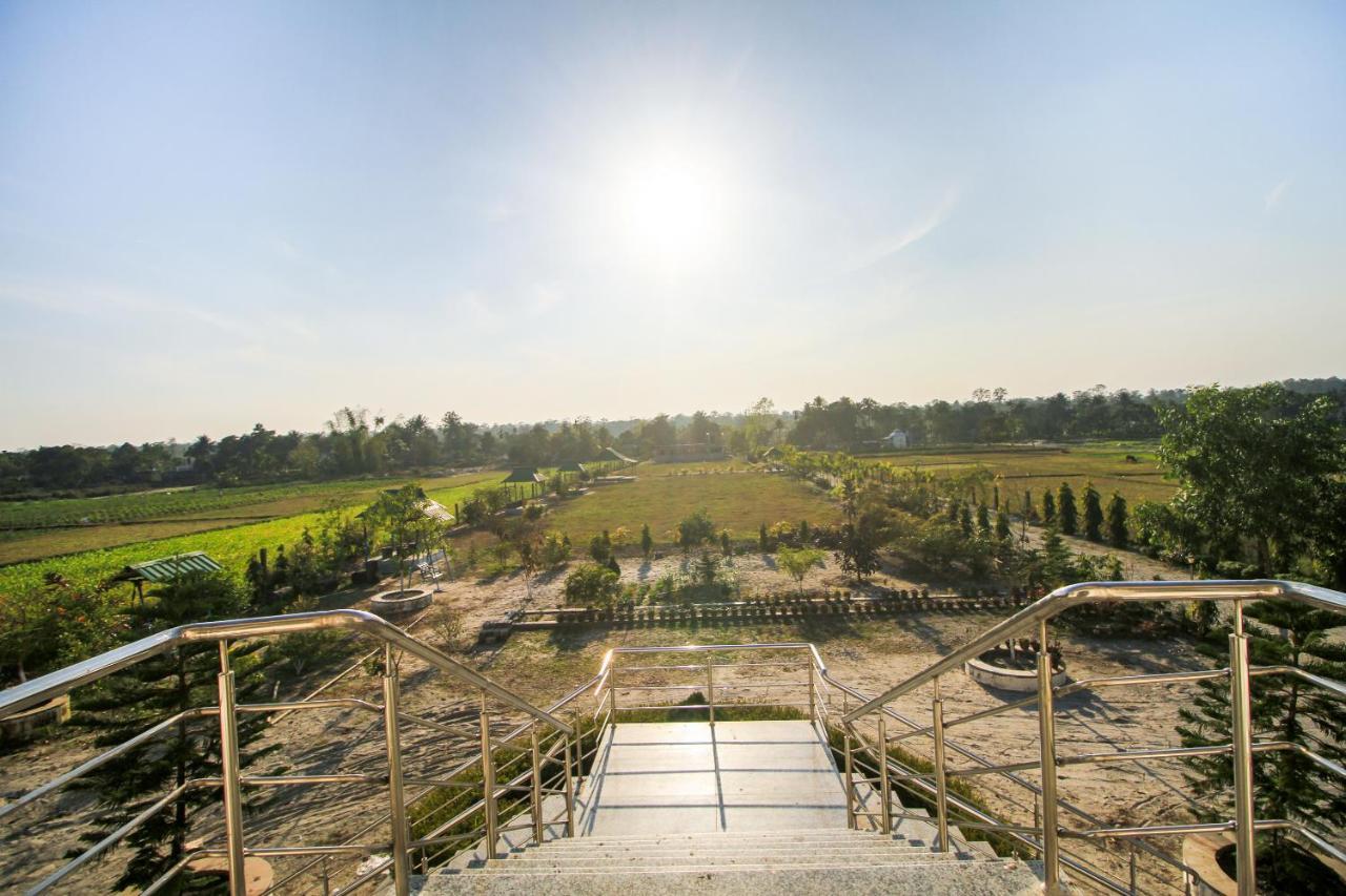 Oyo 69836 Aponjon Resort And Restaurant Shaugaon Екстериор снимка